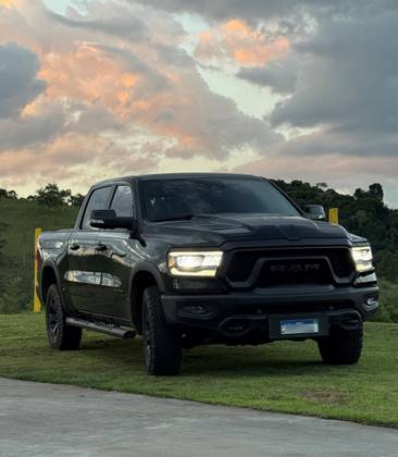 RAM 1500 5.7 V8 GASOLINA REBEL CD 4X4 AUTOMÁTICO